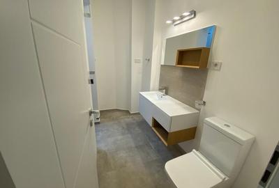 Apartament cu 5 camere semidecomandat, mobilat în P-ța Rosetti - 25