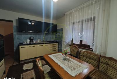 Casă cu 4 camere în Malu Mare - 15