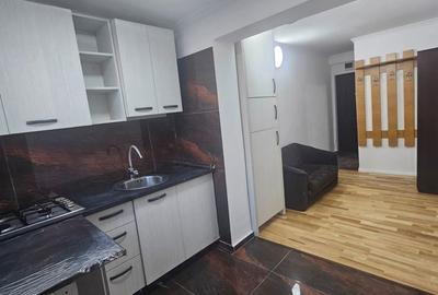 Apartament cu 2 camere nedecomandat în CET - 5