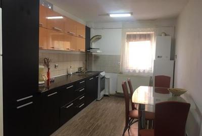 Apartament cu 2 camere decomandat, mobilat în Europa
