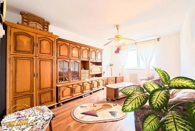 Apartament cu 3 camere decomandat, mobilat în Simeria