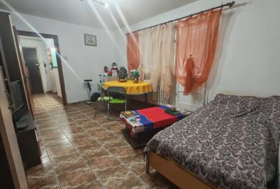 Apartament cu 3 camere semidecomandat în Berceni - 11