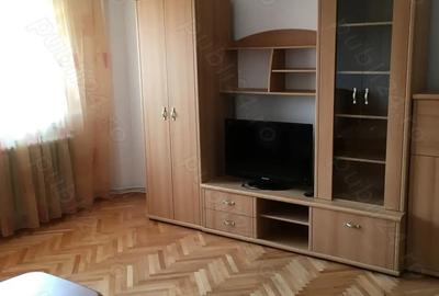 Vand apartament 3 camere decomandat, Str. Pietroasa - 1
