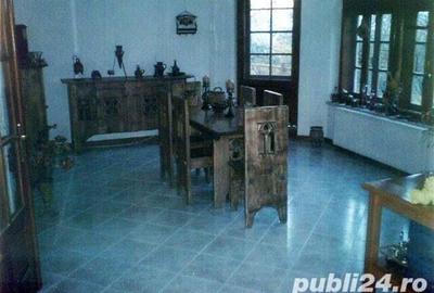 Casă cu 8 camere cu Teren 2500 Mp în Cornu - 3
