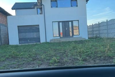 Casă cu 4 camere cu Teren 300 Mp în Cazasu - 1