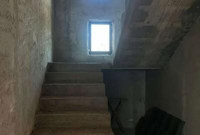 Casă cu 4 camere cu Teren 443 Mp în Holboca - 3