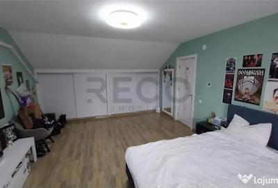 Casă cu 7 camere cu Teren 2203 Mp în Sântion - 8