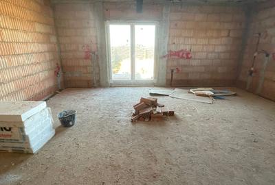 Duplex pe parter 3 camere 2 băi COMISION 0 - 12