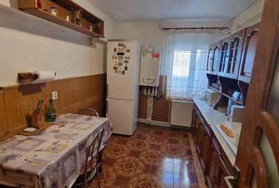 Apartament cu 3 camere decomandat în Central - 3