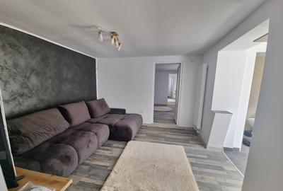 Casă cu 3 camere cu Canalizare în Km 4 - 18