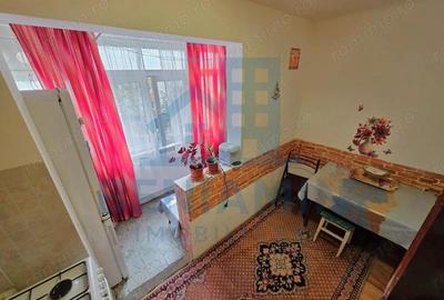 2 camere etaj 1 48mp cu centrala in Craiovita Scoala 30 - 2