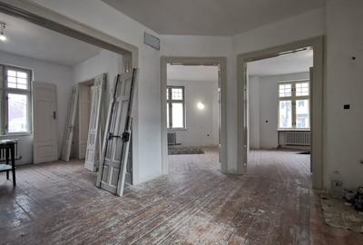 Casă individuală cu 12 camere cu Canalizare în Ferdinand - 11