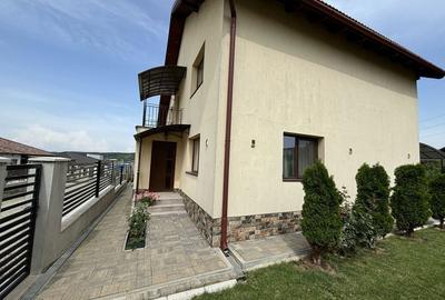 Casă cu 4 camere în Central