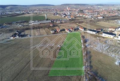 Teren Construcții intravilan de 618 mp, în Cristian - 8