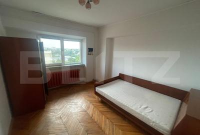 Apartament de vanzare, cu 3 camere, decomandat, 84 mp, zona pasaj Nicolina - 7