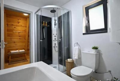 Casă cu 9 camere cu Teren 4000 Mp în Moieciu - 5