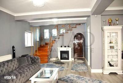 Casă cu 8 camere cu Teren 230 Mp în Aninoasa