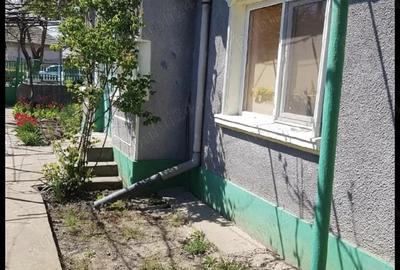 Casă cu 4 camere în Central - 1