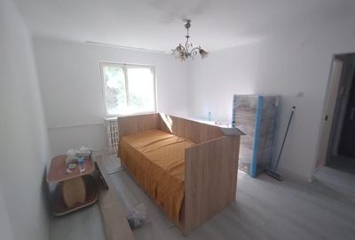 Apartament cu 2 camere semidecomandat în Brâncoveanu