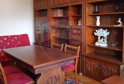 Apartament cu 3 camere decomandat în Pârneava - 4