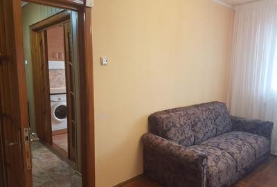 Apartament doua camere mobilat etaj 1 bucatarie mare Cornisa Scoala 10 - 16