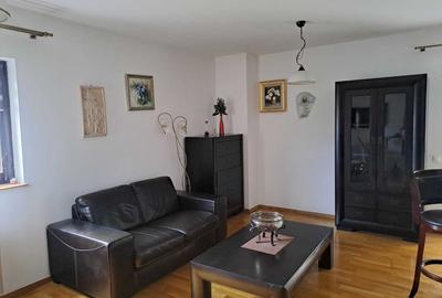 Apartament cu 2 camere decomandat, mobilat în Centrul Civic