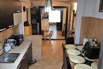 Apartament 4 camere, etaj 3 3, zona Policlinica 2 - 4