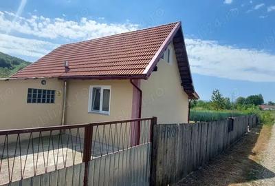 Casa noua de vanzare