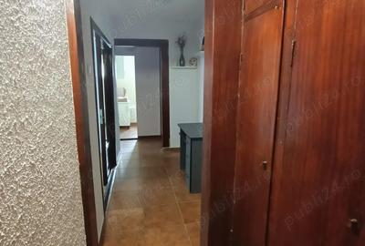 Apartament cu 3 camere decomandat în Brazda lui Novac