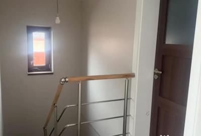 Casă cu 5 camere cu Teren 2000 Mp în Podari - 7