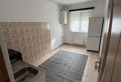 Apartament cu 2 camere semidecomandat în Central - 3