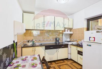 Casă individuală cu 9 camere cu Teren 341 Mp în Dâmbovicioara - 3