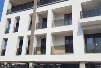Apartament cu 3 camere decomandat în Fratelia - 2
