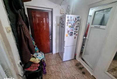 Apartament cu 2 camere decomandat, mobilat în CET - 11