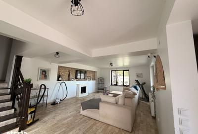 Casă cu 7 camere cu Teren 336 Mp în Bucureștii Noi