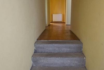 Casă cu 5 camere cu Teren 1000 Mp în Central - 11