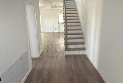 Casă cu 4 camere cu Teren 300 Mp în Moșnița Nouă