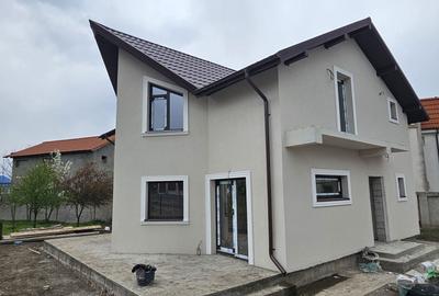 Casă cu 3 camere în Central - 8