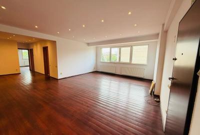 Apartament cu 4 camere semidecomandat în Romană - 2