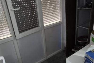 Apartament cu 3 camere decomandat, mobilat în Micro 6 - 8