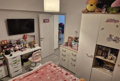 Apartament cu 3 camere decomandat în 13 Septembrie - 2