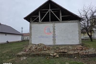 Casă cu 4 camere cu Teren 1000 Mp în Pișchia - 1