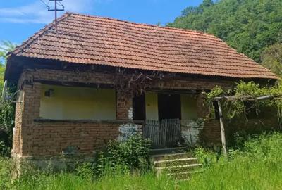 Casă cu 4 camere cu Teren 4 Mp în Stâncești - 1