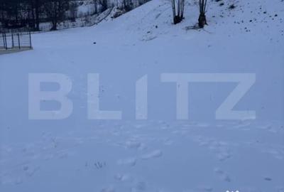 Teren de 6000 mp, în Central