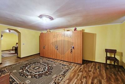 Casă individuală cu 5 camere cu Canalizare în Central - 26