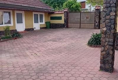 Casă cu 4 camere în Poieni - 2