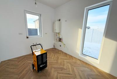 Casa Individuala la intrare in Berceni / 3 Camere / 2 Bai - 6