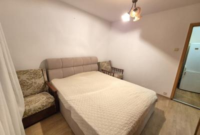 Vanzare apartament 2 camere decomandat etaj intermediar  Str.Carpatilor - 10