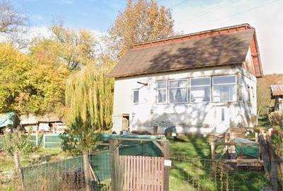 Casă cu 2 camere în Central