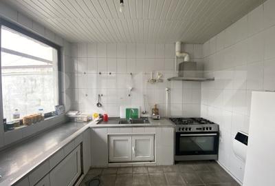 Spațiu comercial, de 379 mp, în 1 Mai - 17